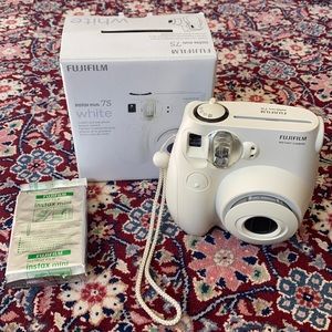 Fujifilm Instax Mini 7s in White (preowned)